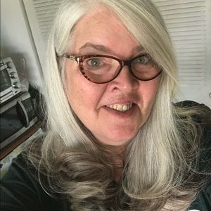 Meet your Posher, Debbie